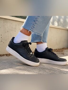 Nike Air Force 1 ‘07 GS Black Leather Sneakers Youth 6.5Y Women’s 8 AR5339-002